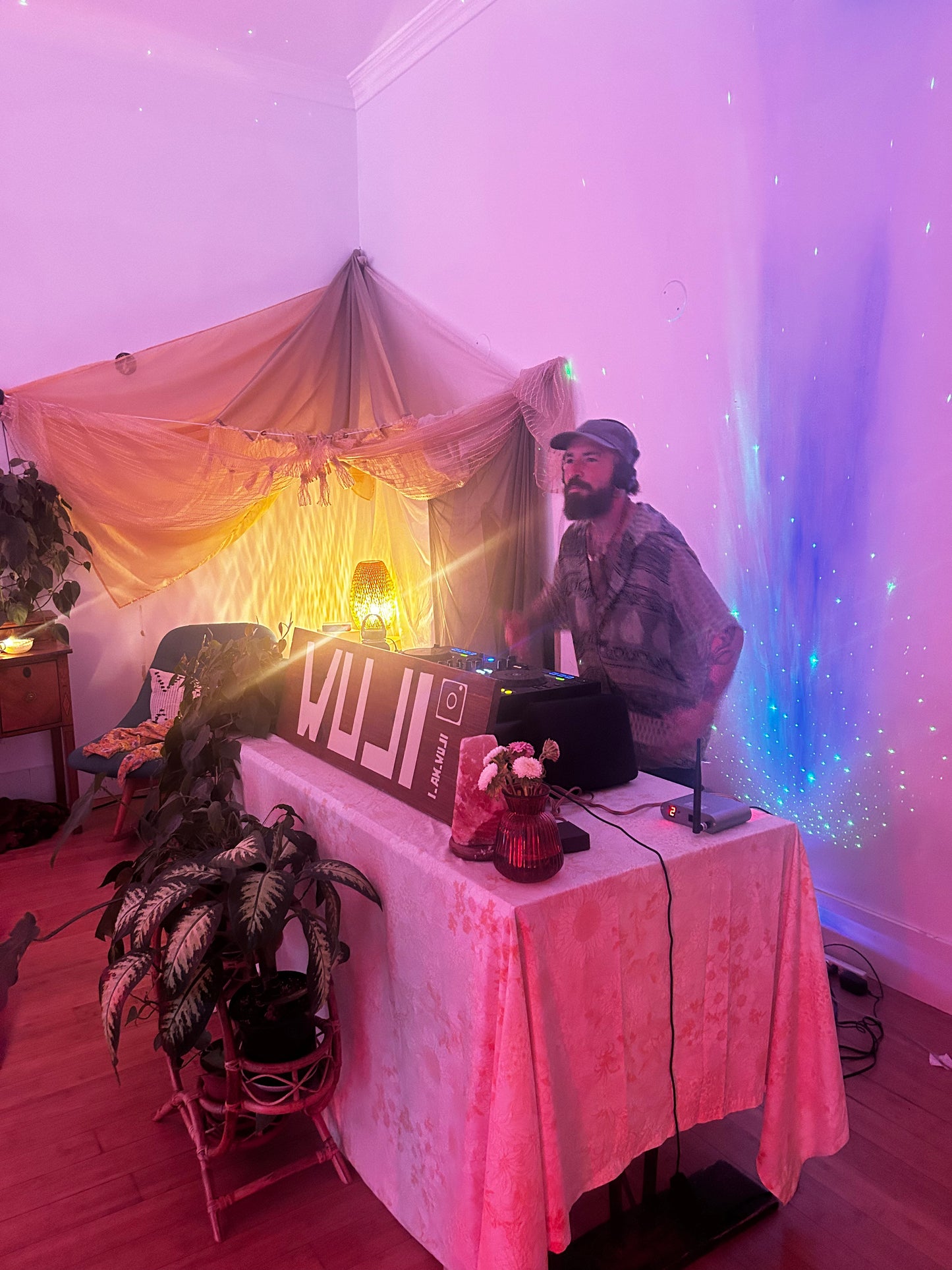 Nos 4 ans avec une soirée Silent Disco avec DJ Wuji